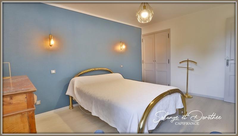 Maison - 325 m² - 8 pièces