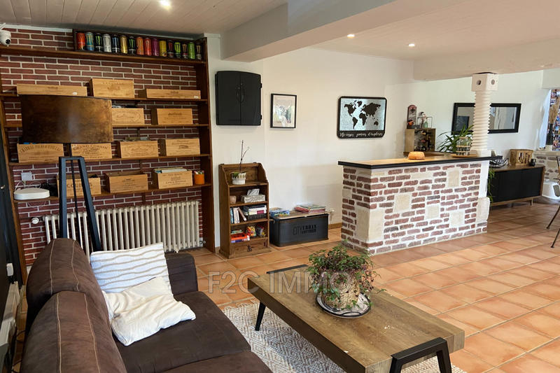 Maison - 212 m² - 6 pièces