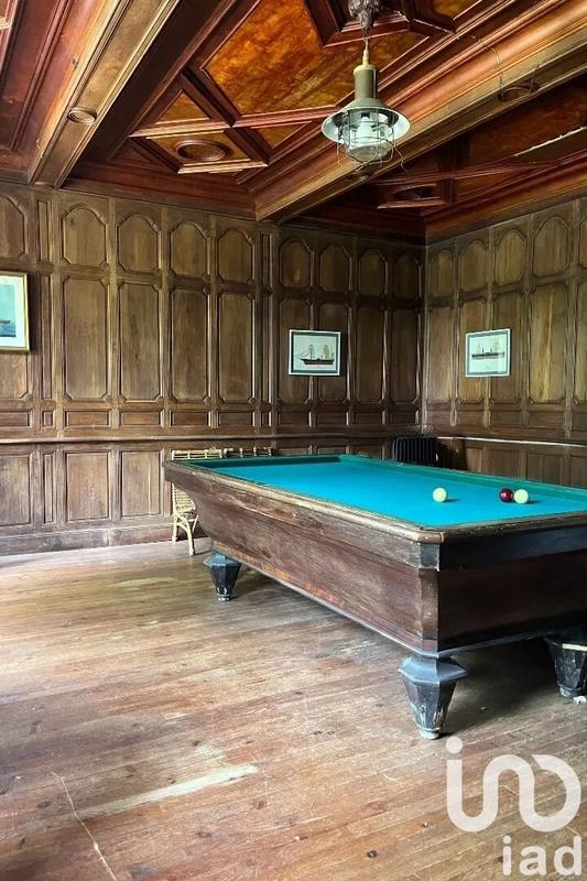 Maison - 530 m² - 15 pièces