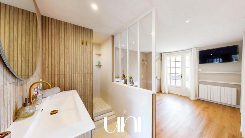 Maison - 180 m² - 5 pièces