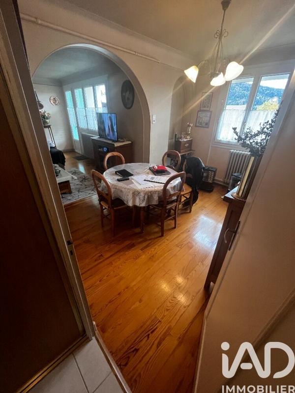 Appartement - 93 m² - 5 pièces