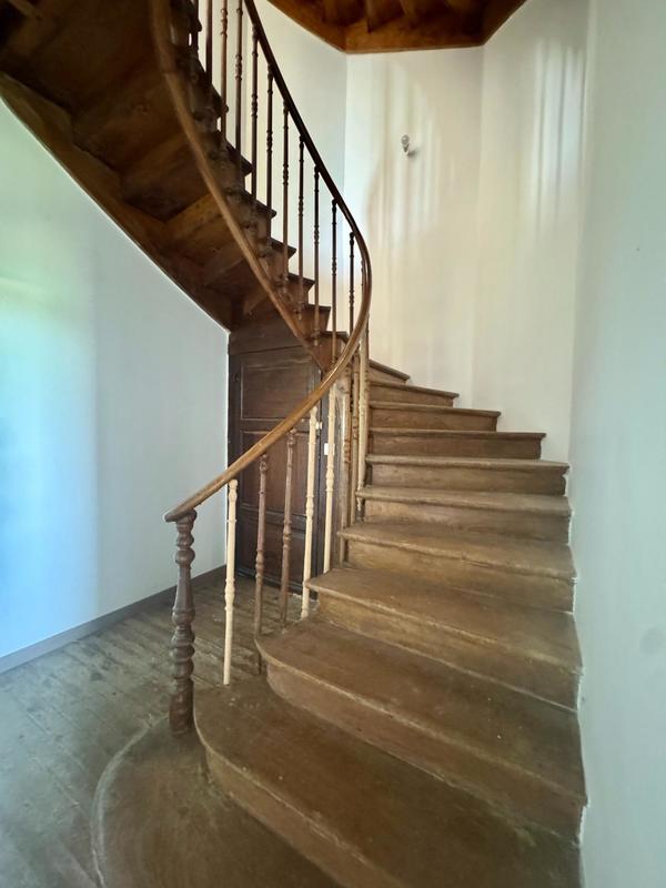 Maison - 273 m² - 6 pièces