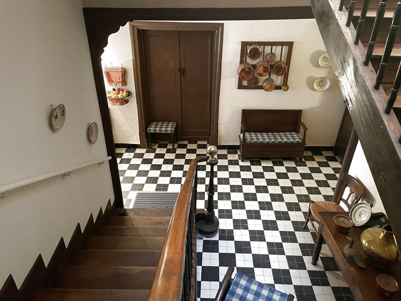 Maison - 420 m² - 15 pièces