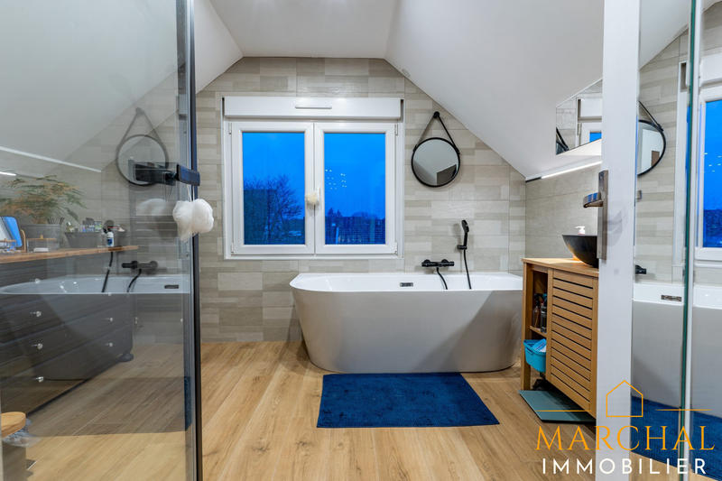 Maison - 137 m² - 5 pièces