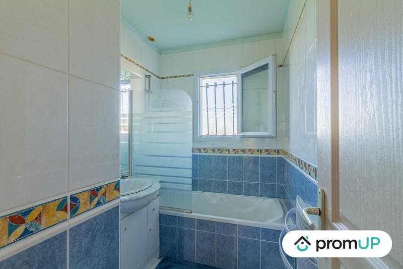 Maison - 90 m² - 5 pièces