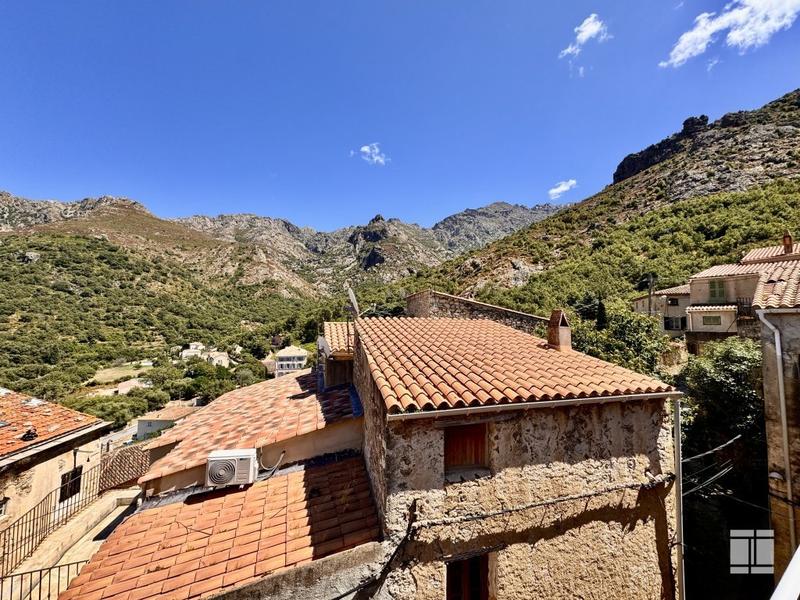 Maison de village - 88 m² - 4 pièces