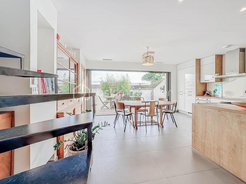 Villa - 100 m² - 5 pièces