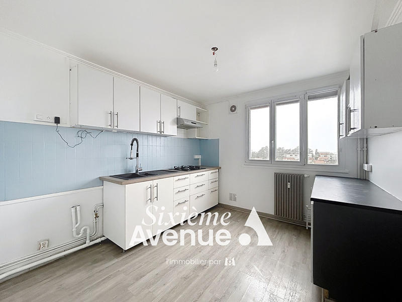 Appartement - 75 m² - 4 pièces