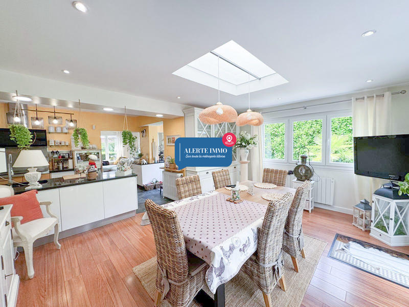 Maison - 150 m² - 5 pièces