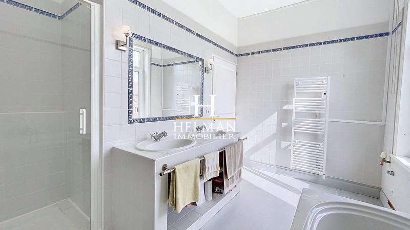 Maison - 185 m² - 6 pièces