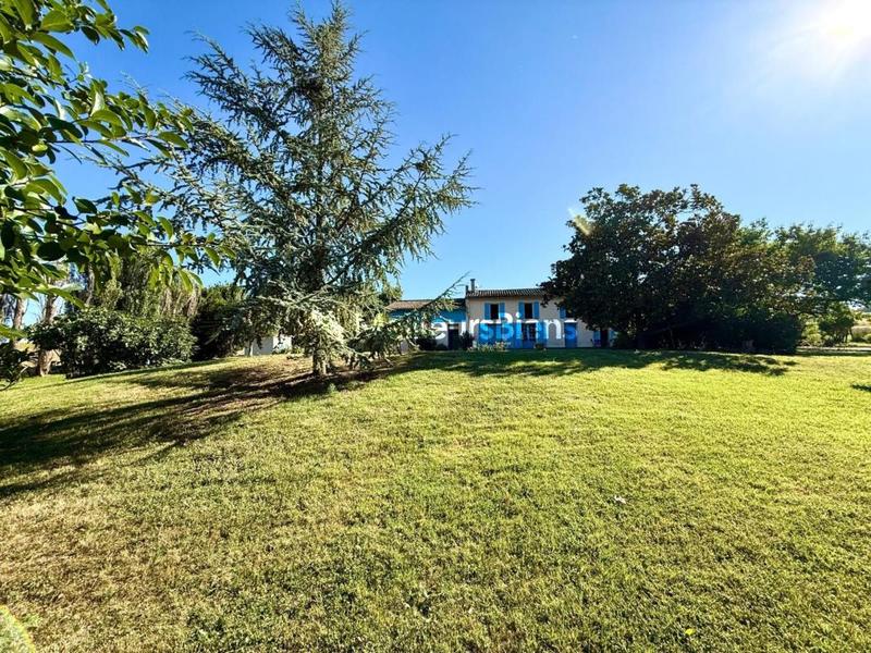 Maison - 248 m² - 7 pièces