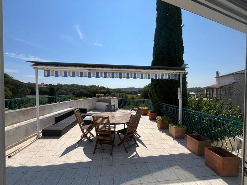 Maison - 210 m² - 10 pièces