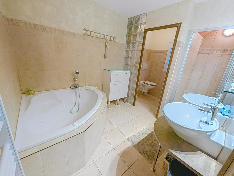 Maison - 165 m² - 6 pièces