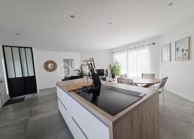 Maison - 99 m² - 4 pièces