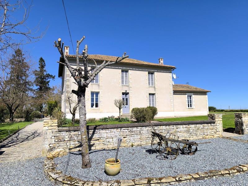 Maison - 264 m² - 8 pièces