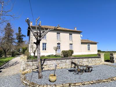 Maison - 264 m² - 8 pièces