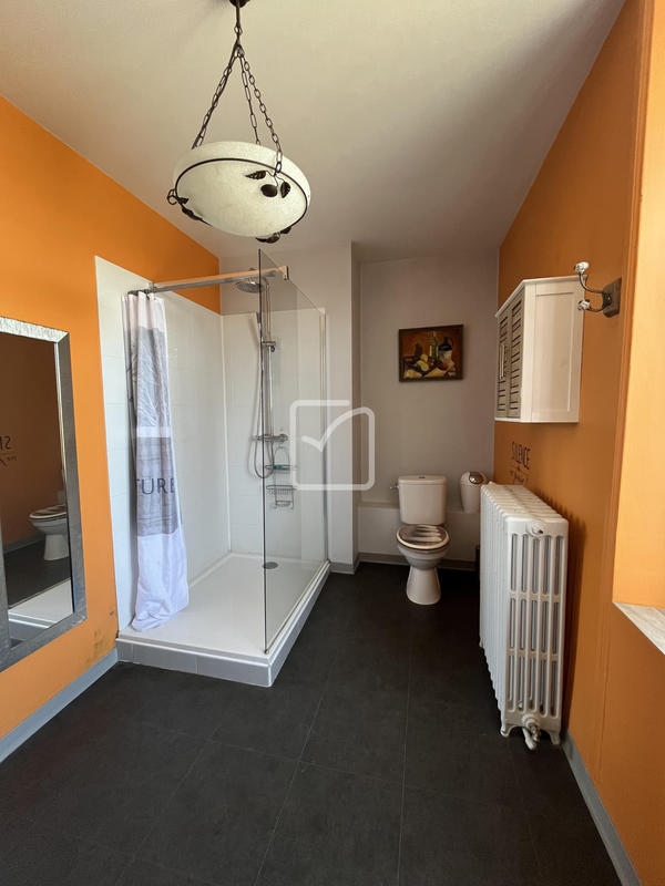 Maison - 300 m² - 9 pièces