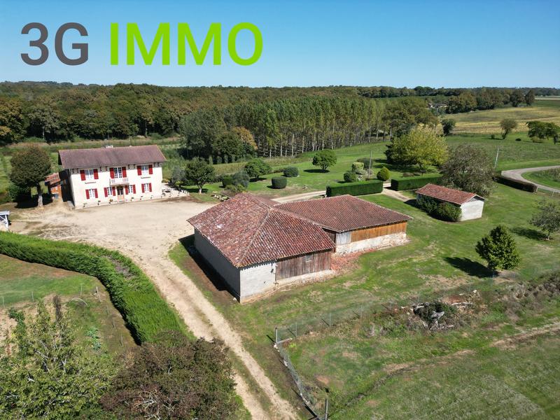 Maison - 219 m² - 12 pièces