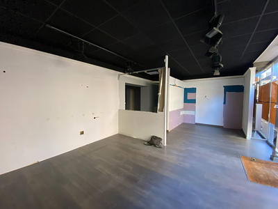 Local commercial - 110 m² - 4 pièces