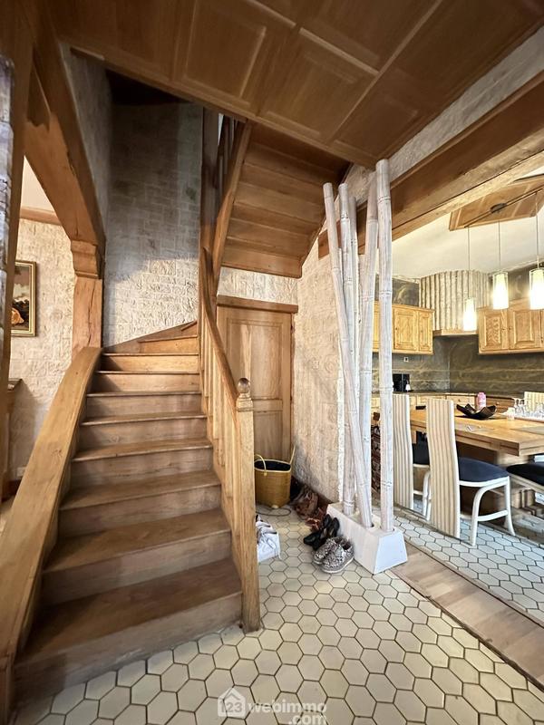 Maison - 196 m² - 8 pièces