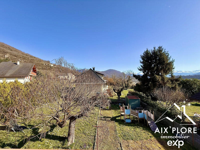 Maison traditionnelle - 121 m² - 6 pièces