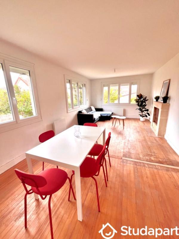 Chambre - 9 m² - 1 pièce