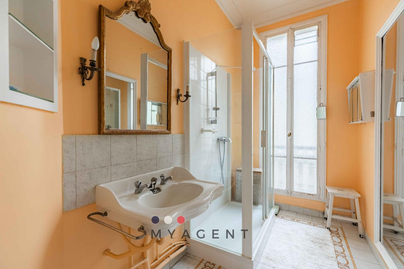 Appartement - 177 m² - 5 pièces