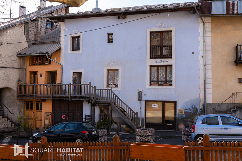 Maison - 233 m² - 5 pièces