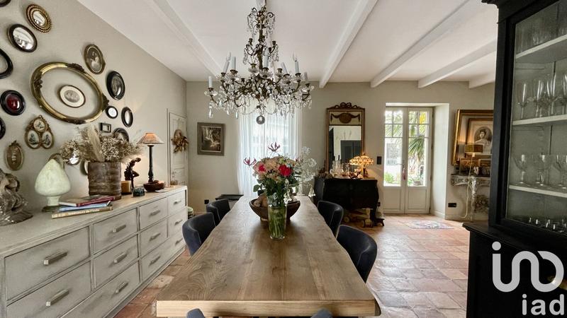 Maison - 213 m² - 9 pièces