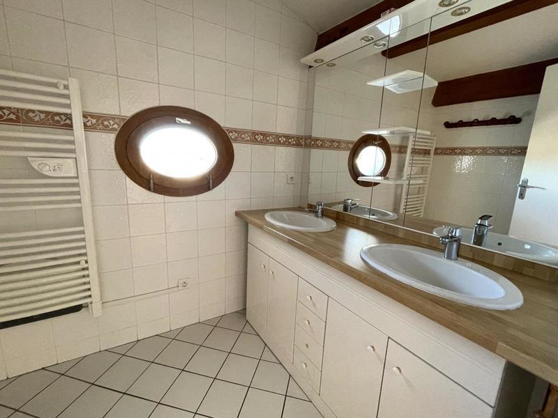 Maison - 168 m² - 8 pièces