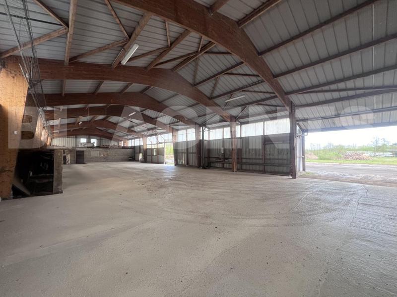 Local d'activités - 670 m² - 3 pièces