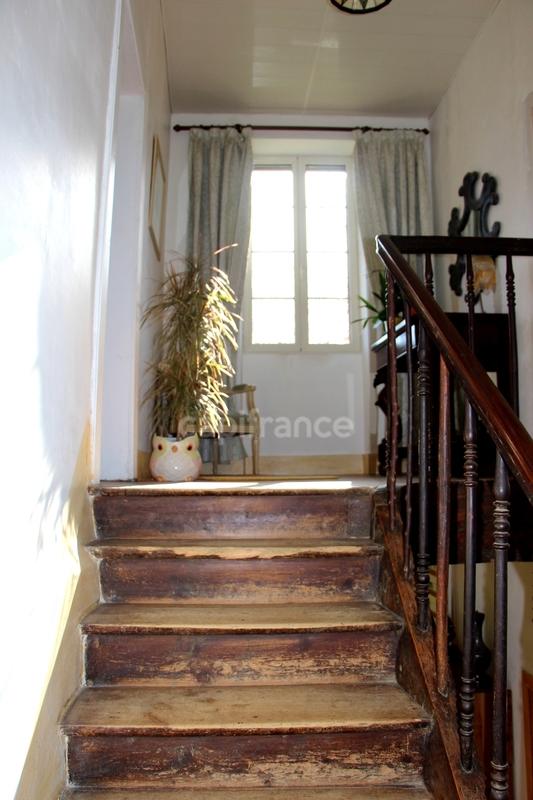 Propriété - 205 m² - 6 pièces