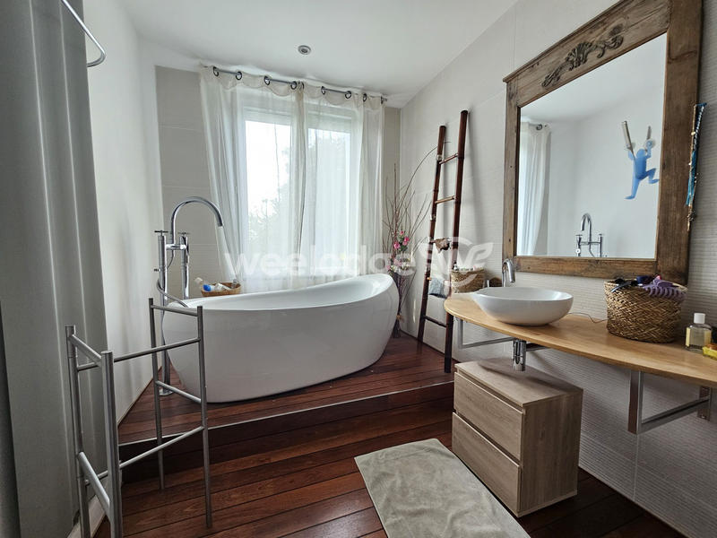 Maison - 96 m² - 5 pièces