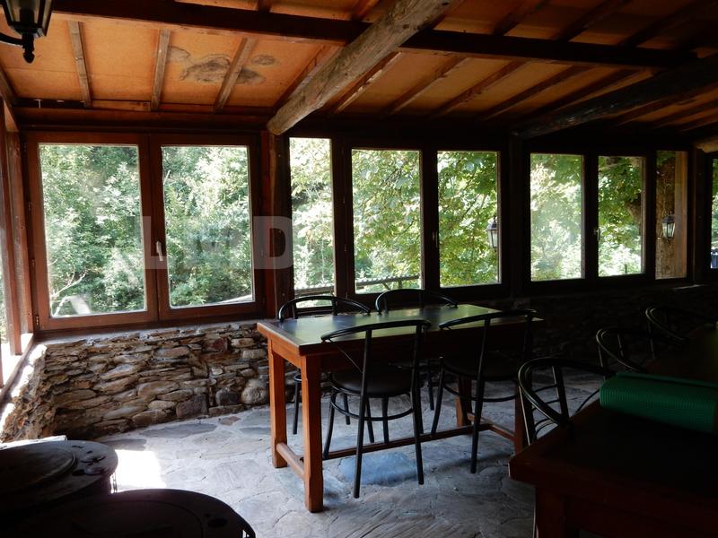 Maison - 385 m² - 19 pièces