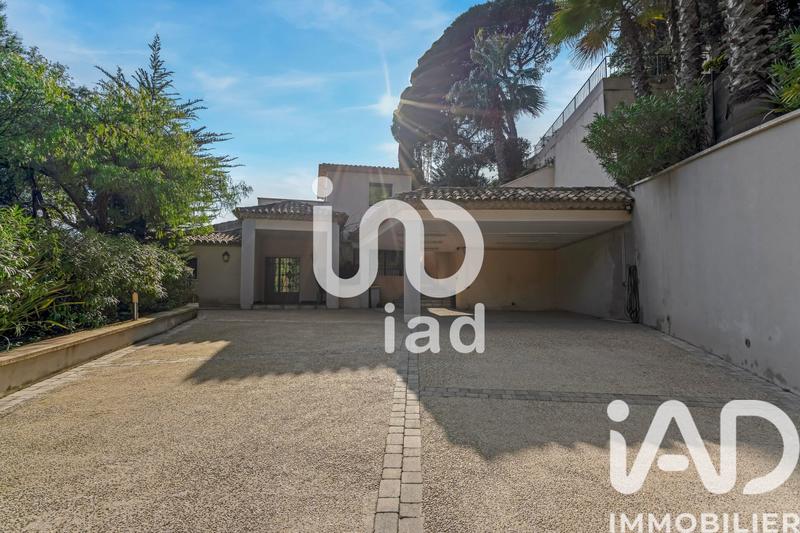 Maison de maîtres - 242 m² - 7 pièces