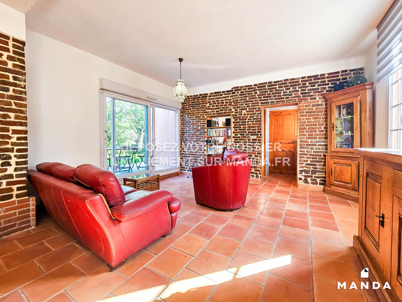 Chambre - 9 m² - 5 pièces