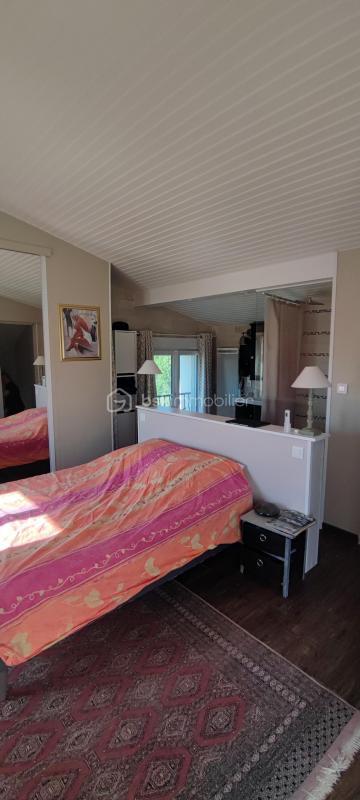 Demeure - 242 m² - 8 pièces