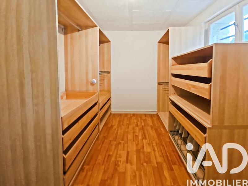 Maison - 185 m² - 9 pièces