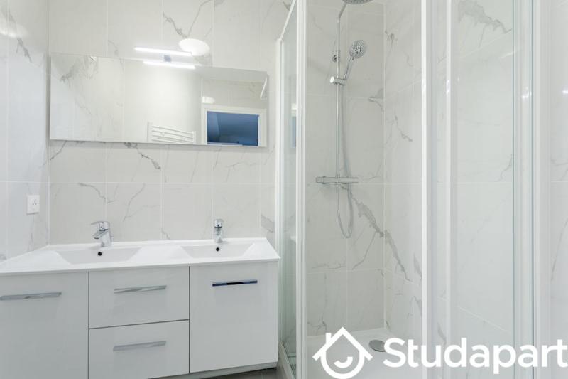 Chambre - 9 m² - 1 pièce