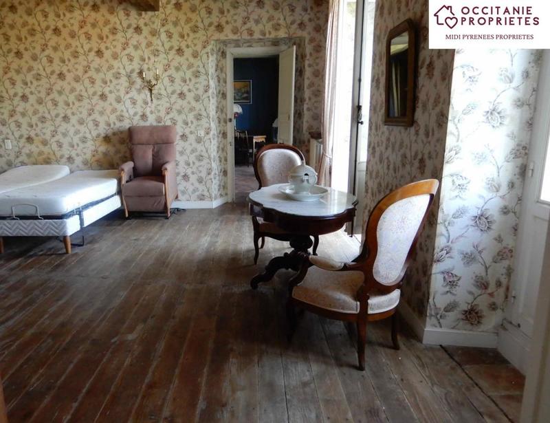 Demeure - 303 m² - 10 pièces