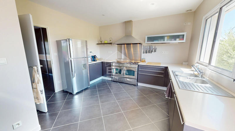 Maison - 140 m² - 6 pièces