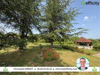 Maison - 263 m² - 8 pièces