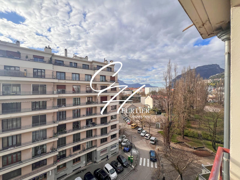 Appartement - 97 m² - 4 pièces