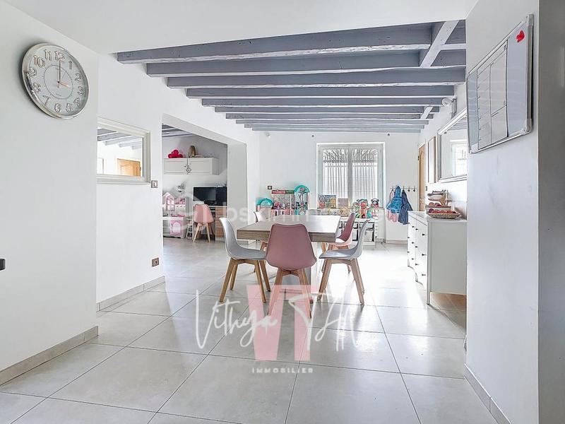 Demeure - 284 m² - 12 pièces