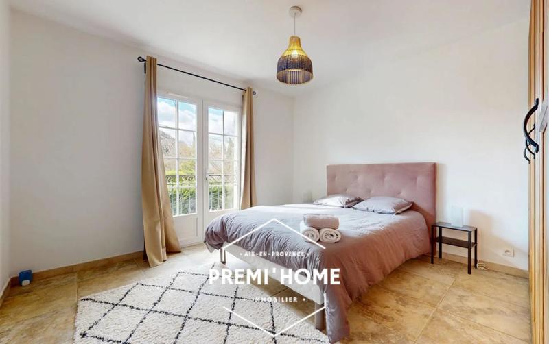 Maison - 260 m² - 7 pièces