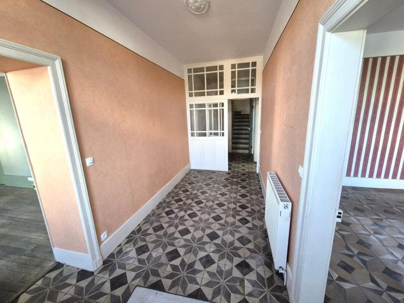 Maison - 198 m² - 7 pièces