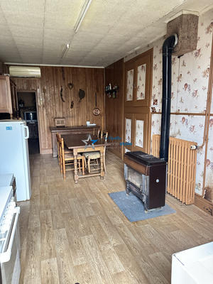 Maison - 90 m² - 5 pièces