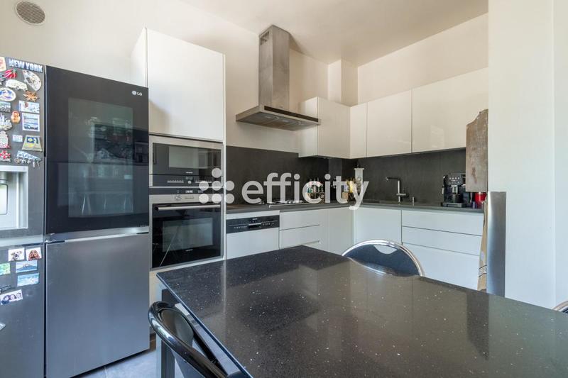 Maison - 182 m² - 8 pièces