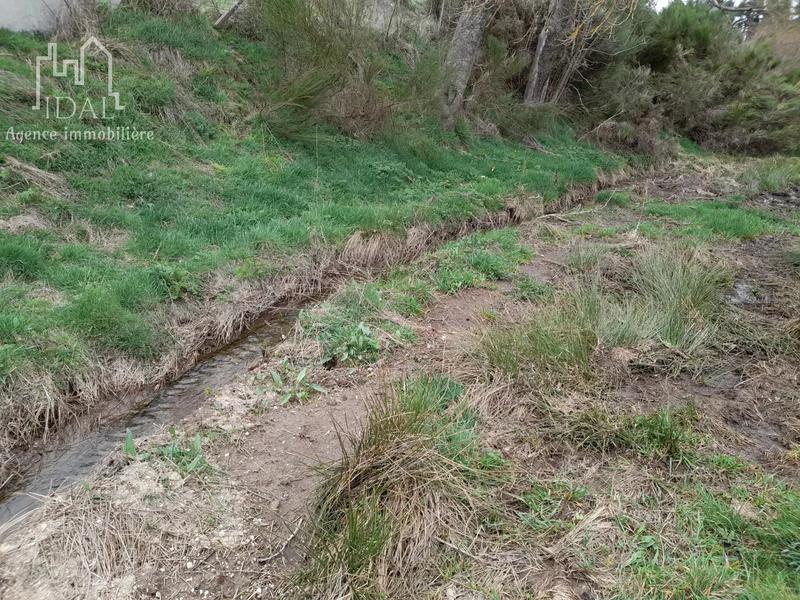 Terrain constructible - 1 720 m²