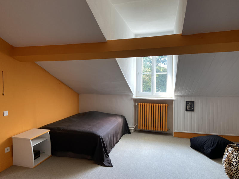 Propriété - 1 200 m² - 20 pièces